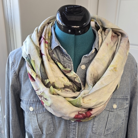 BLANK LONDON WATER COLOR FLORAL INFINITY SCARF 100% MODAL GREEN YELLOW WOMEN OS - Picture 1 of 12